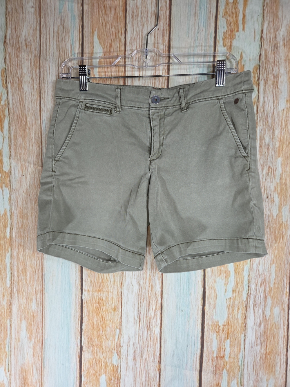 Pilcro Anthropologie Olive Green Casual Stretch Shorts. 99% Cotton. Size 27